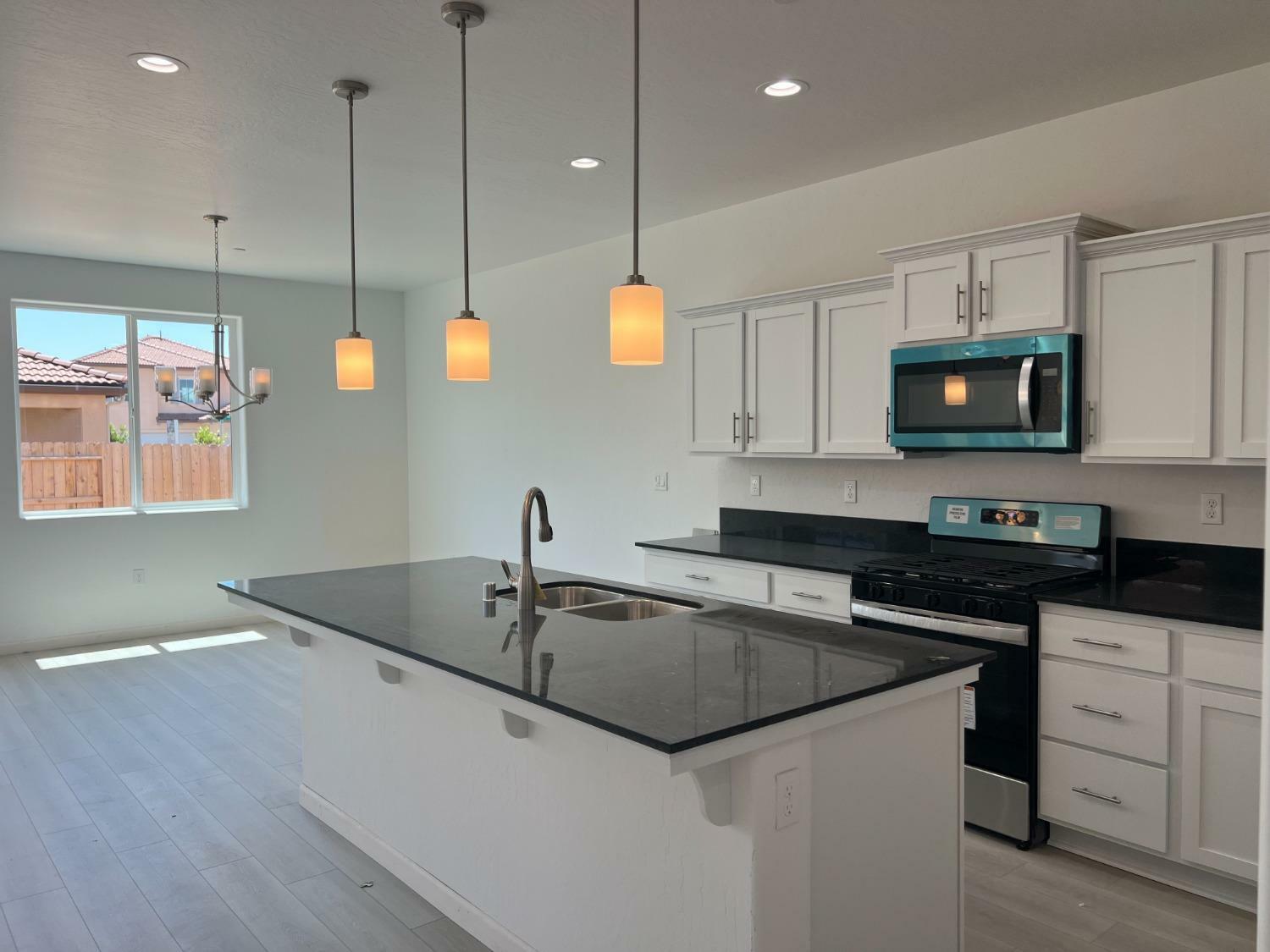 Property Photo: 1512 Crimson Way Lt 46 CA 93618