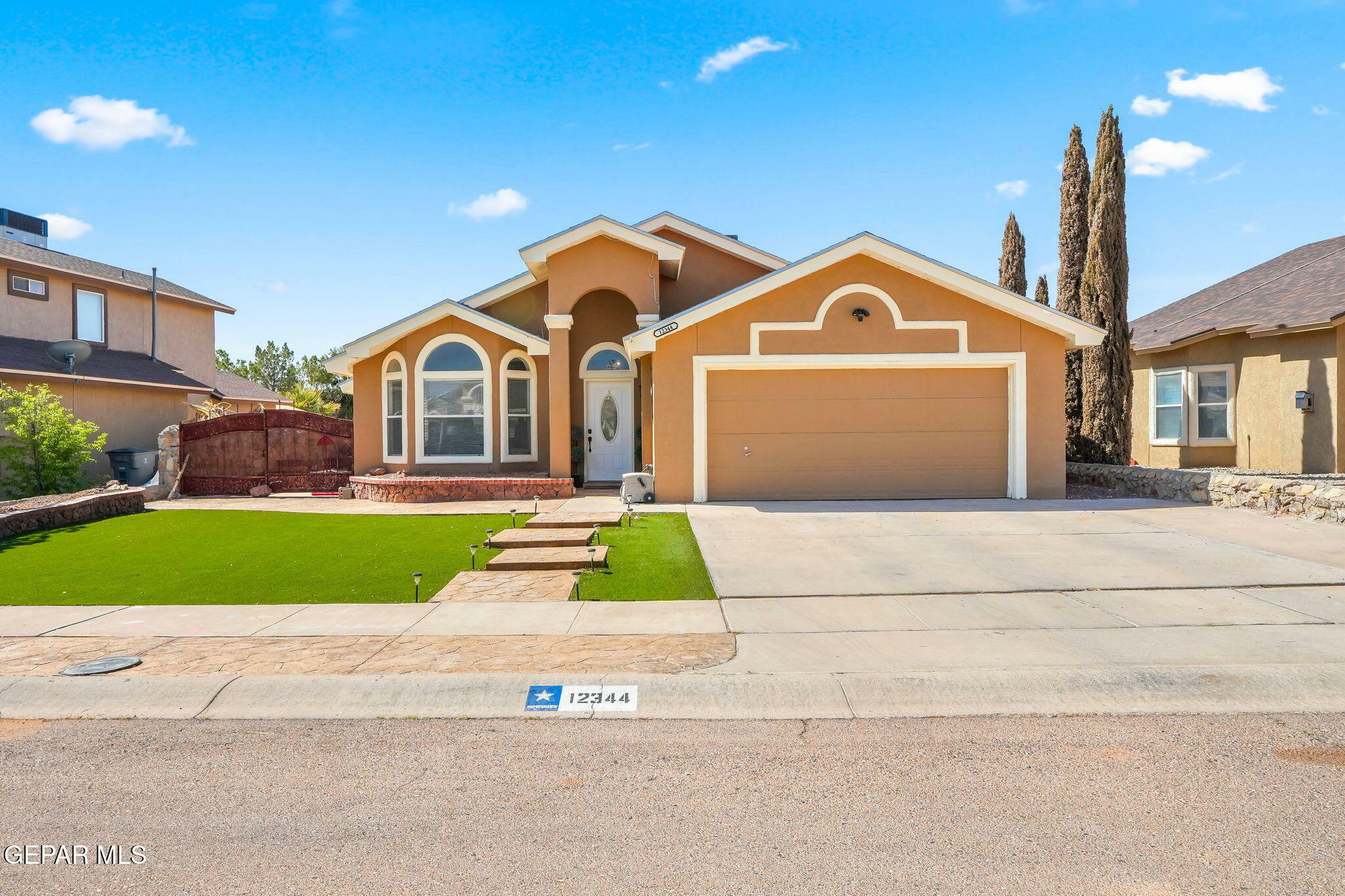 12344 Cora Viescas Lane  El Paso TX 79936 photo