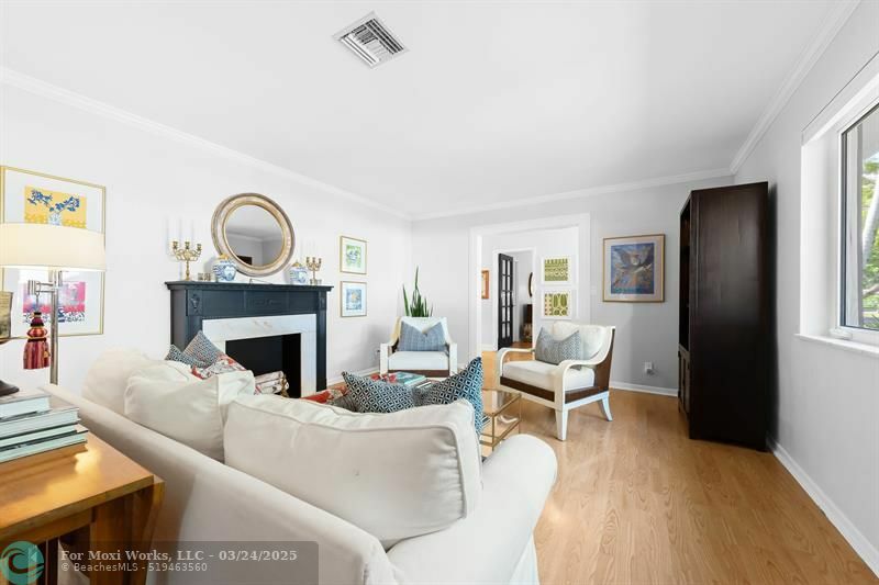 Property Photo: 402 SW 63rd Ter FL 33317