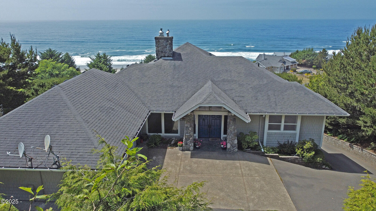 Property Photo:  44615 Sahhali Drive  OR 97149