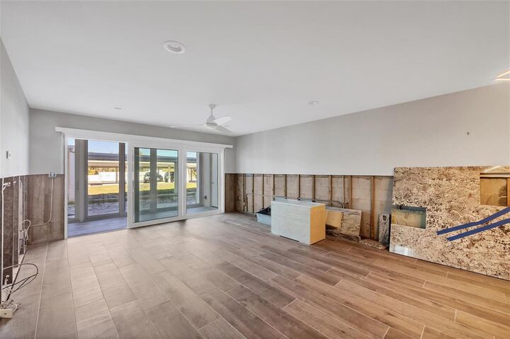 Property Photo:  2100 Benjamin Franklin Drive 104  FL 34236 