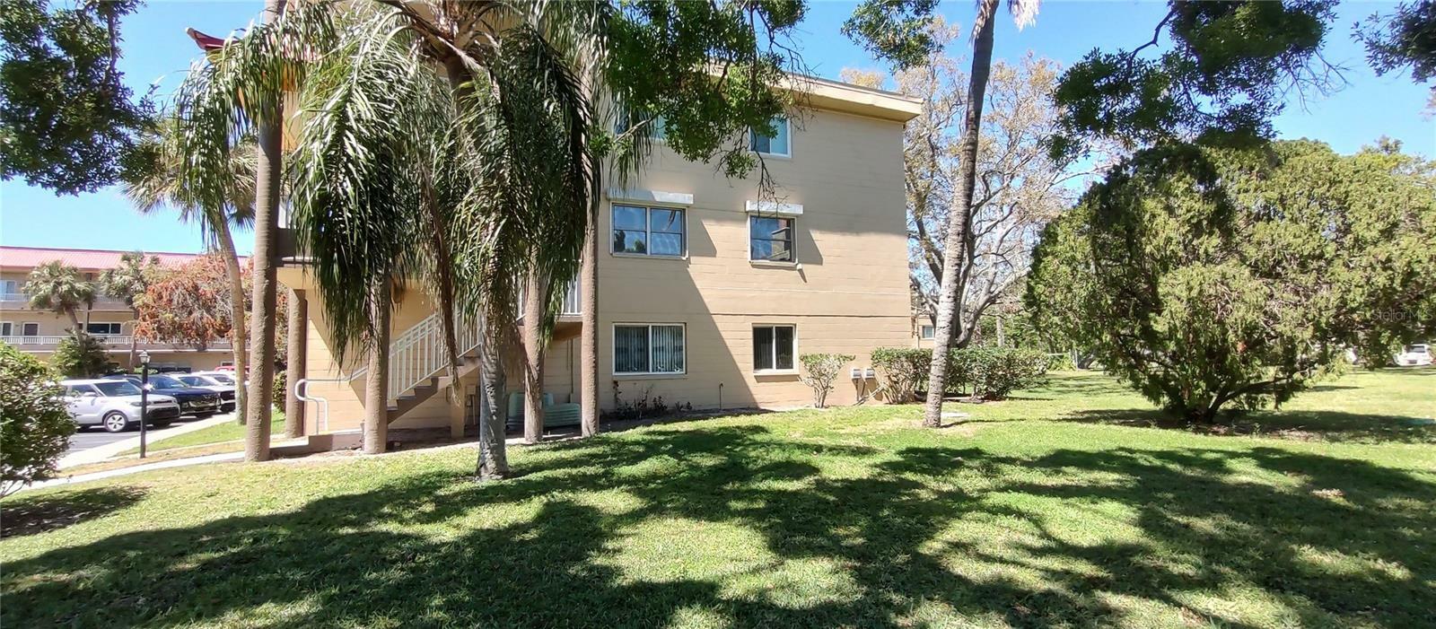 Property Photo:  2402 Ecuadorian Way 20  FL 33763 