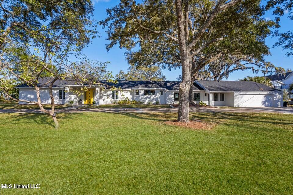 Property Photo: 1372 Kensington Drive MS 39530