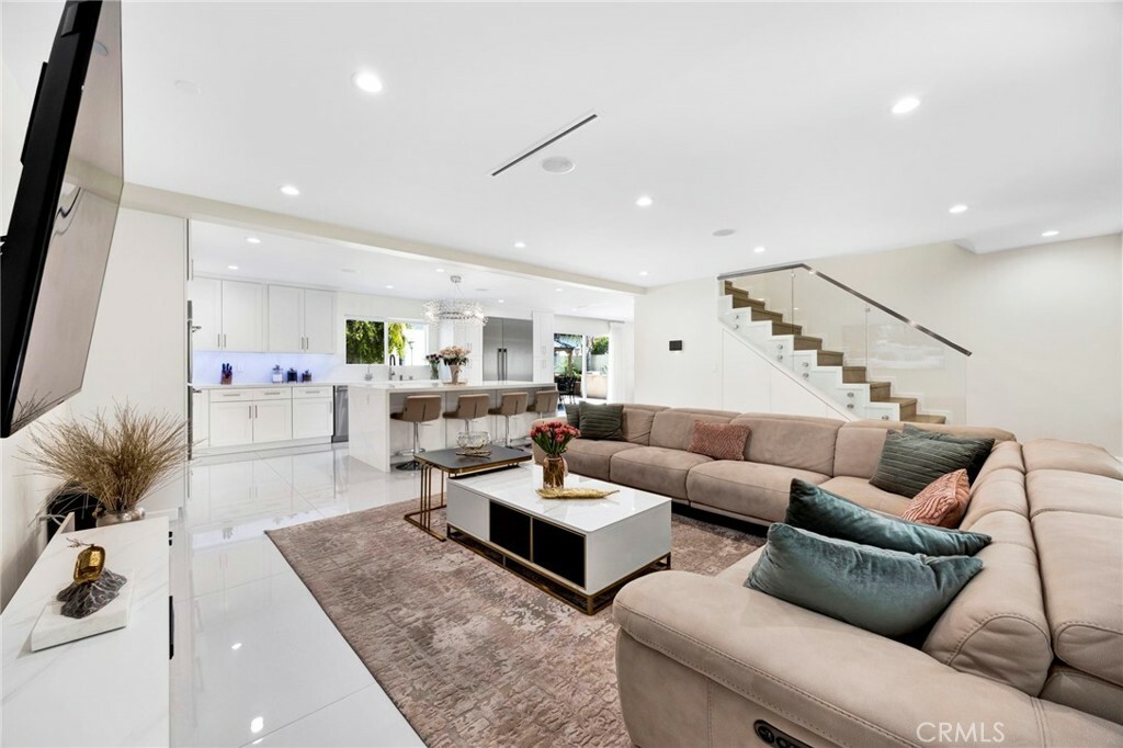 Property Photo: 3548 La Crescenta Avenue CA 91208