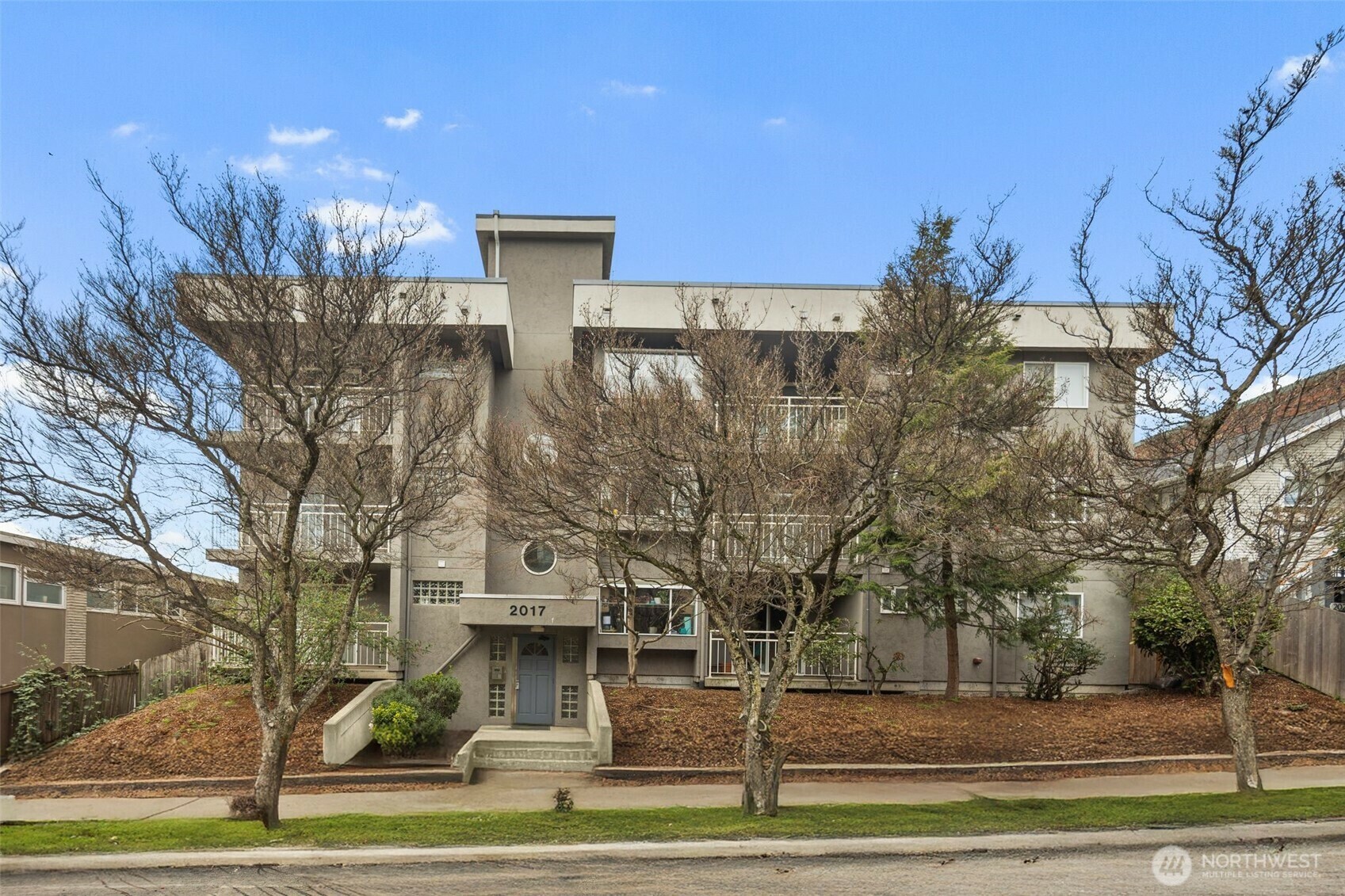 Property Photo: 2017 Eastlake Avenue E 303 WA 98102