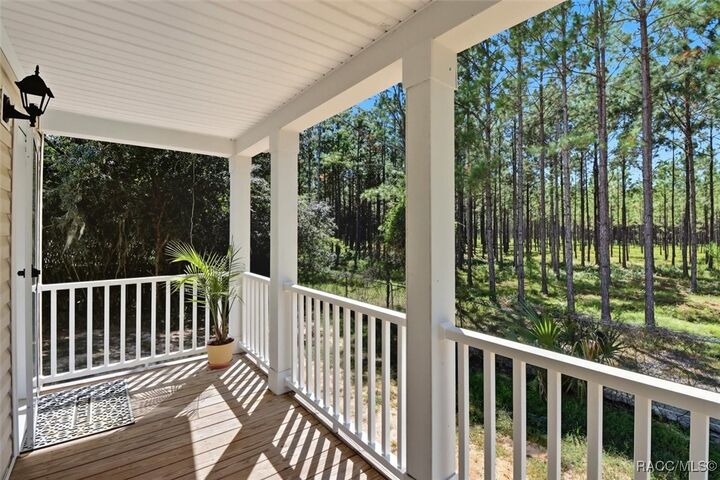 Property Photo:  8250 W Fairoak Court  FL 34428 