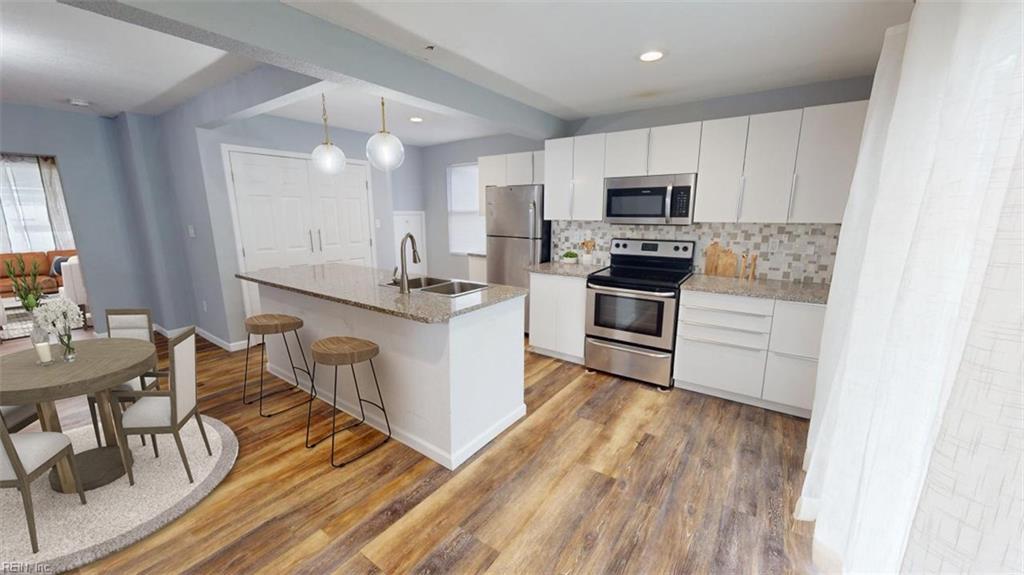Property Photo: 9 E Sherwood Ave VA 23663