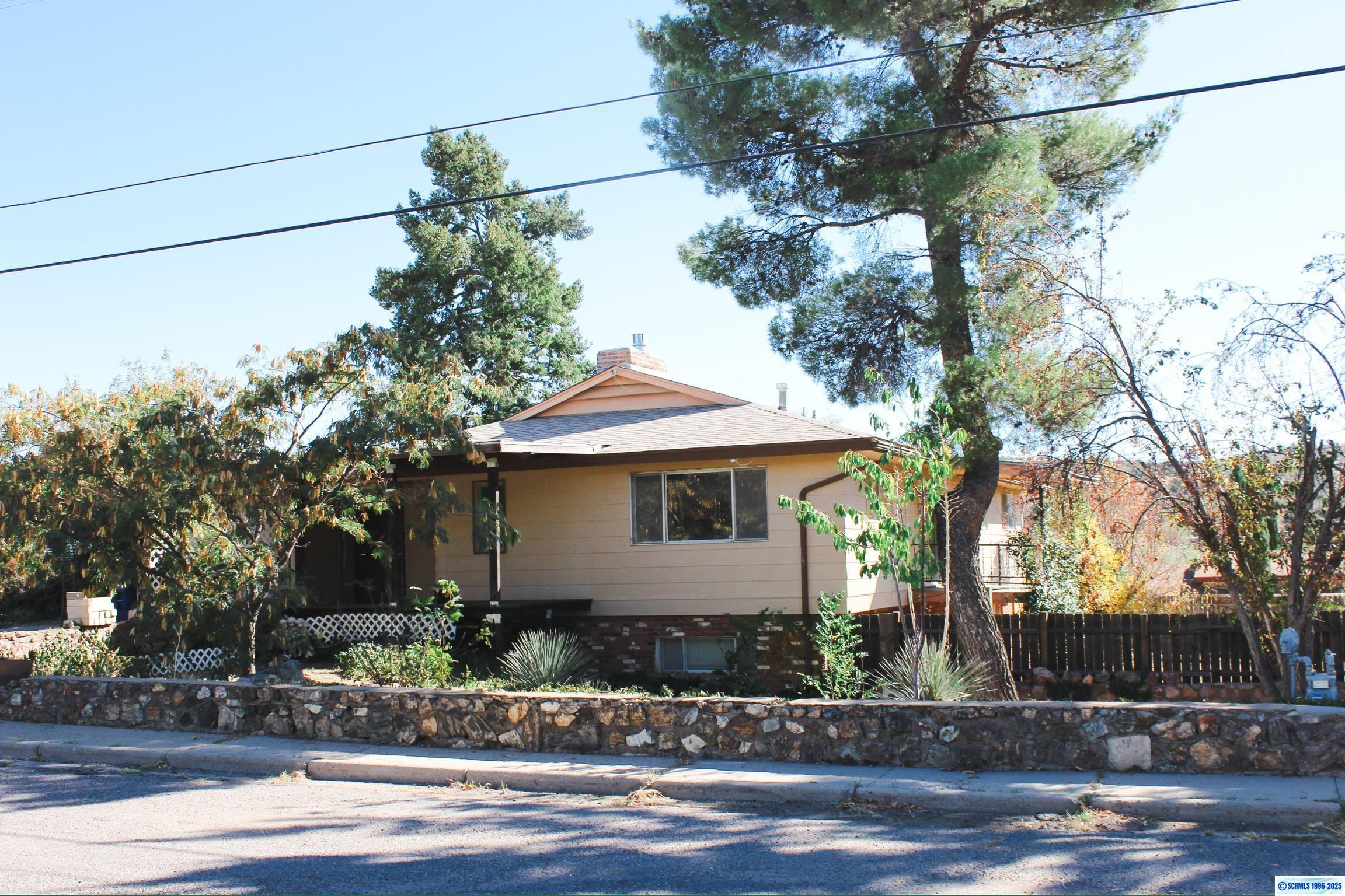 Property Photo: 1503 W 6th Street NM 88061