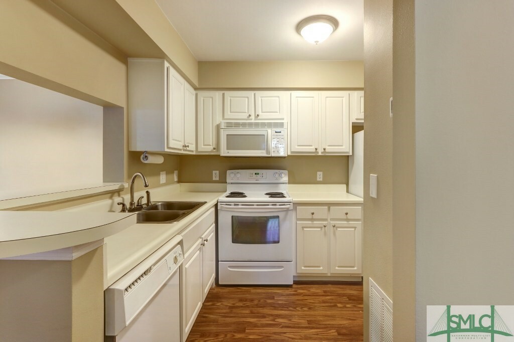 Property Photo: 12300 Apache Avenue 913 GA 31419