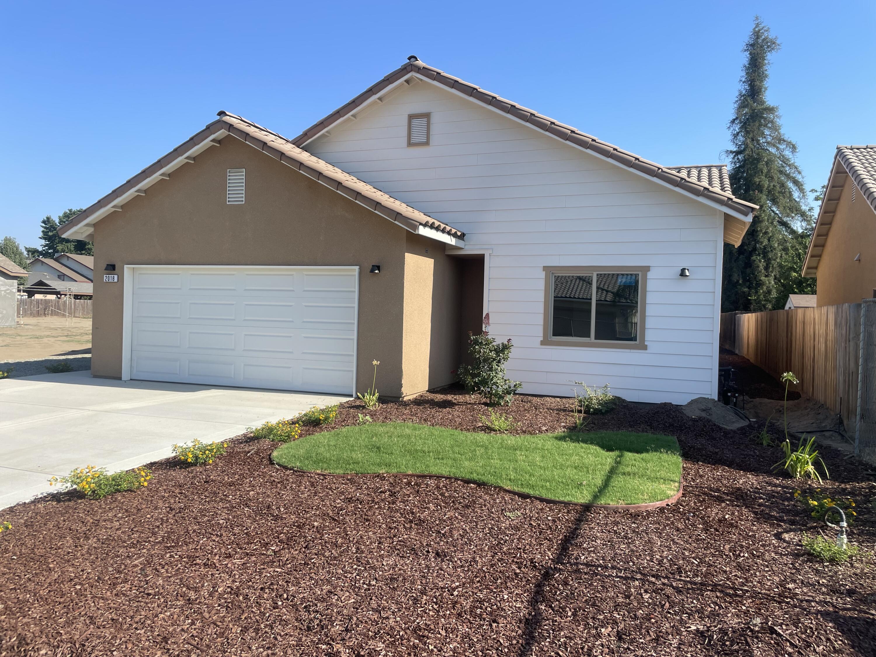 Property Photo: 2018 E Seeger Avenue CA 93292
