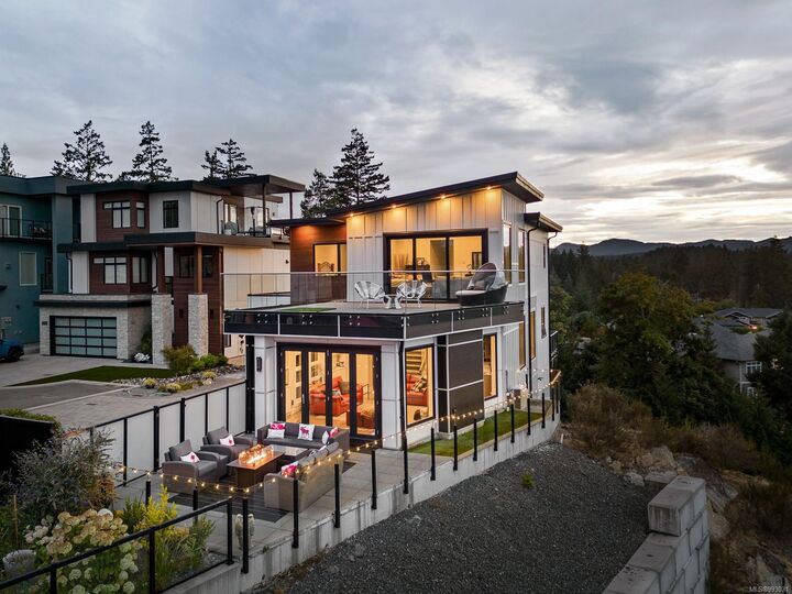 Property Photo: 3630 Ridge View Terr BC V9C 0M3