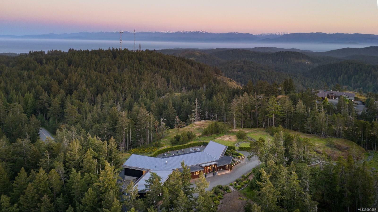 Property Photo: 1570 Zanita Hts BC V9C 4H4