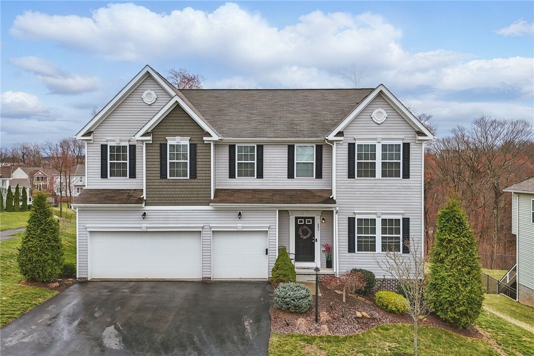 Property Photo: 602 Aberdeen Court PA 15108