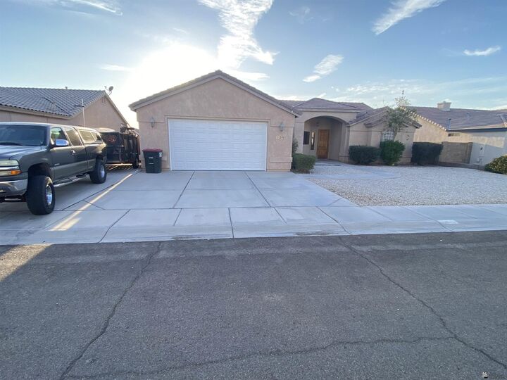 Property Photo:  11290 Avenida La Primera  AZ 85367 