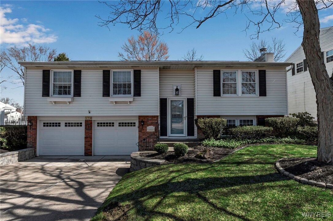 Property Photo: 176 Theresa Court NY 14224