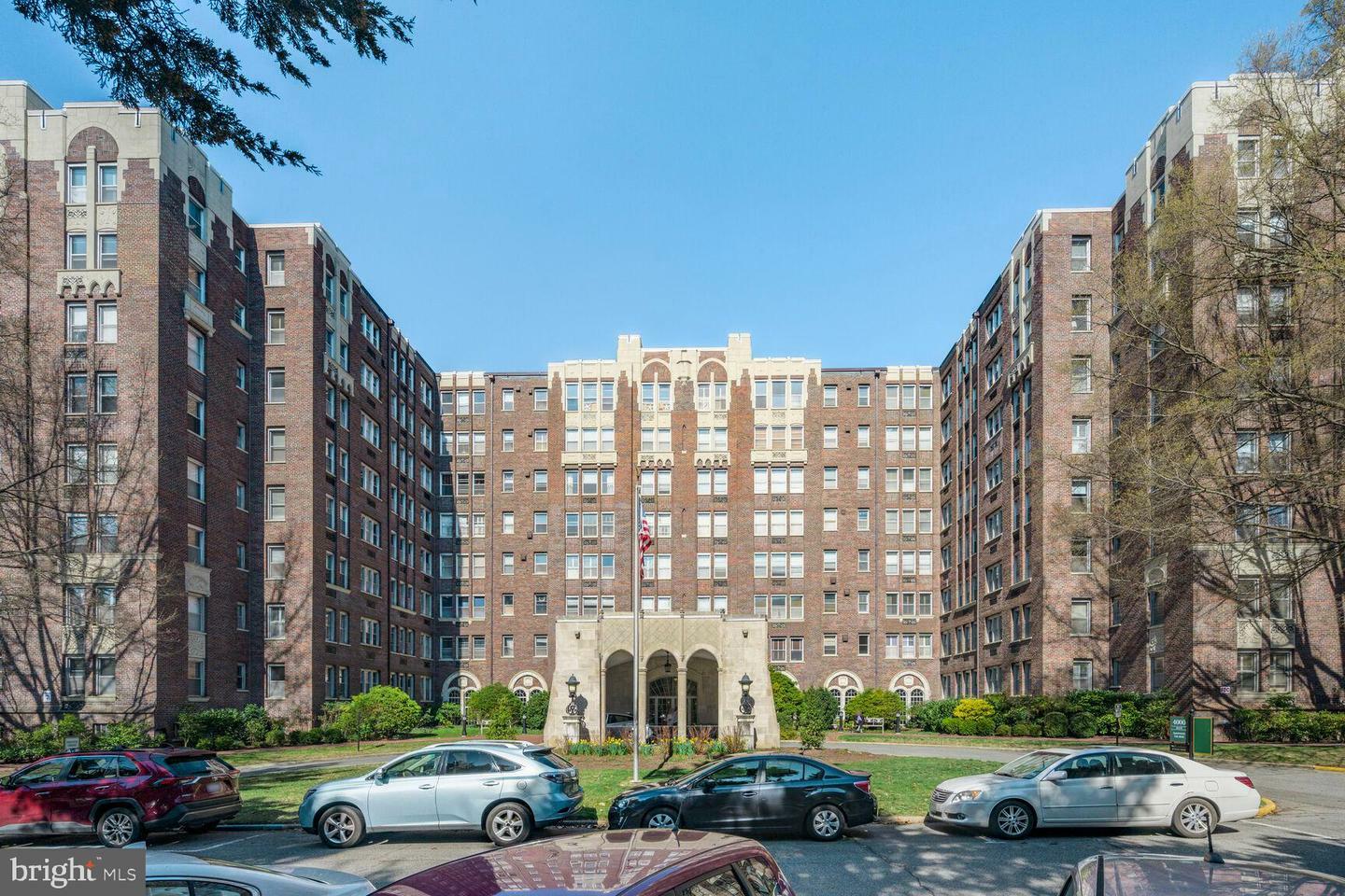 Property Photo: 4000 Cathedral Avenue NW 355B DC 20016