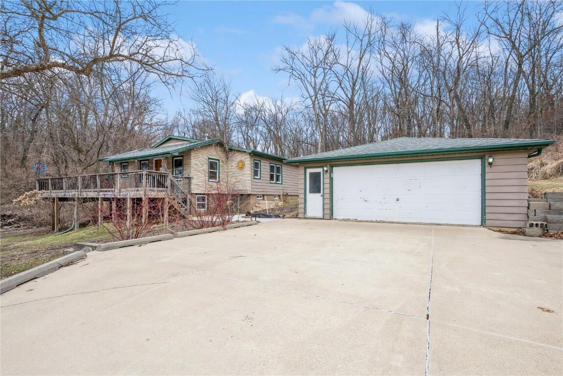 Property Photo: 4981 Valley Farm Road IA 52214