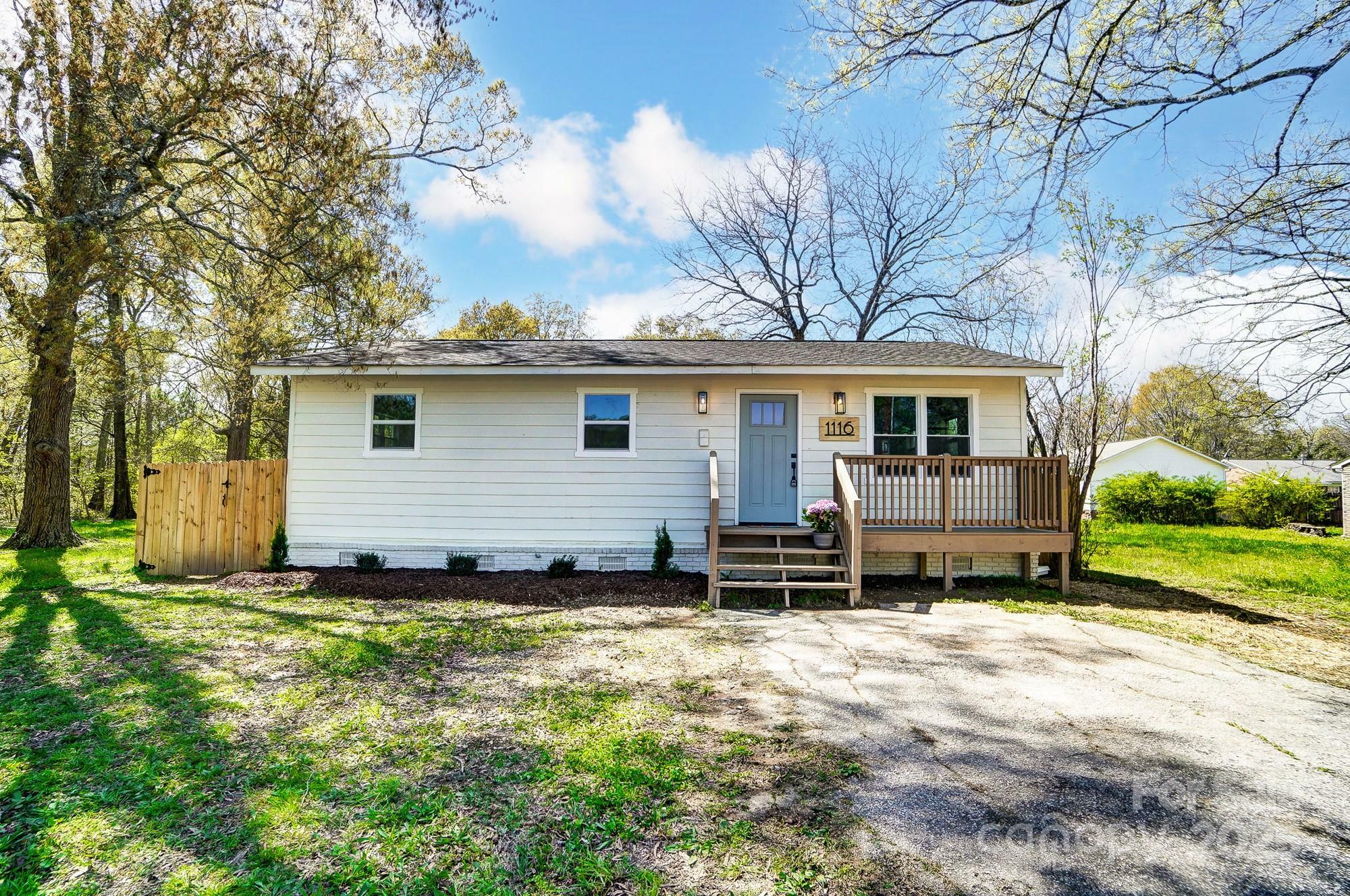 Property Photo: 1116 Carolina Avenue SC 29730