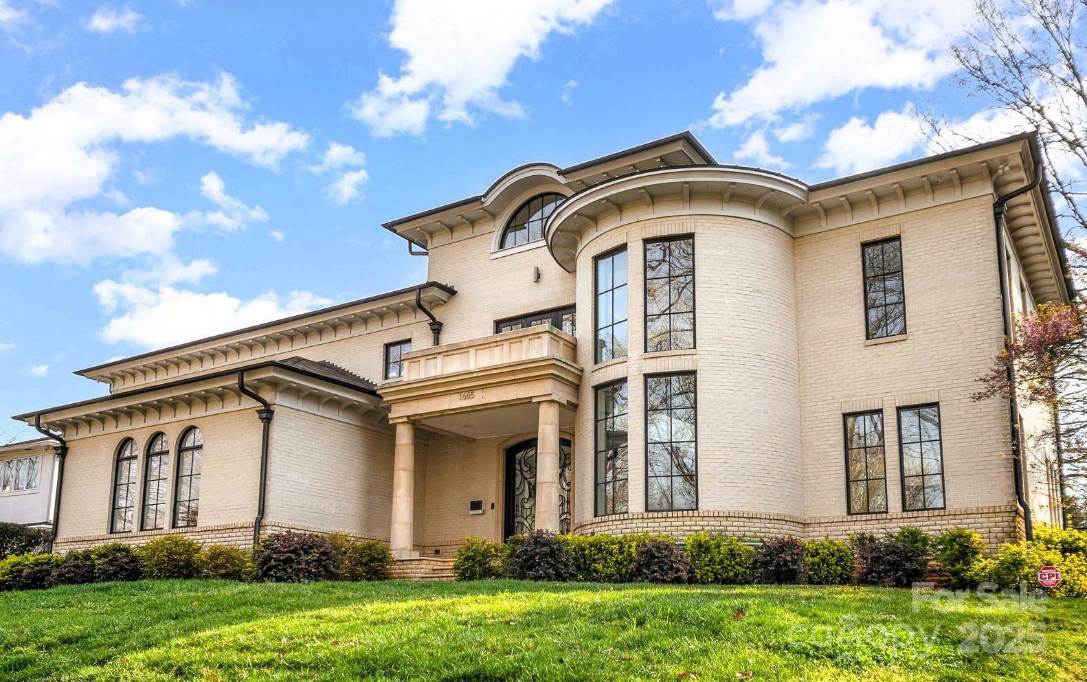 Property Photo: 1665 Sterling Road NC 28209