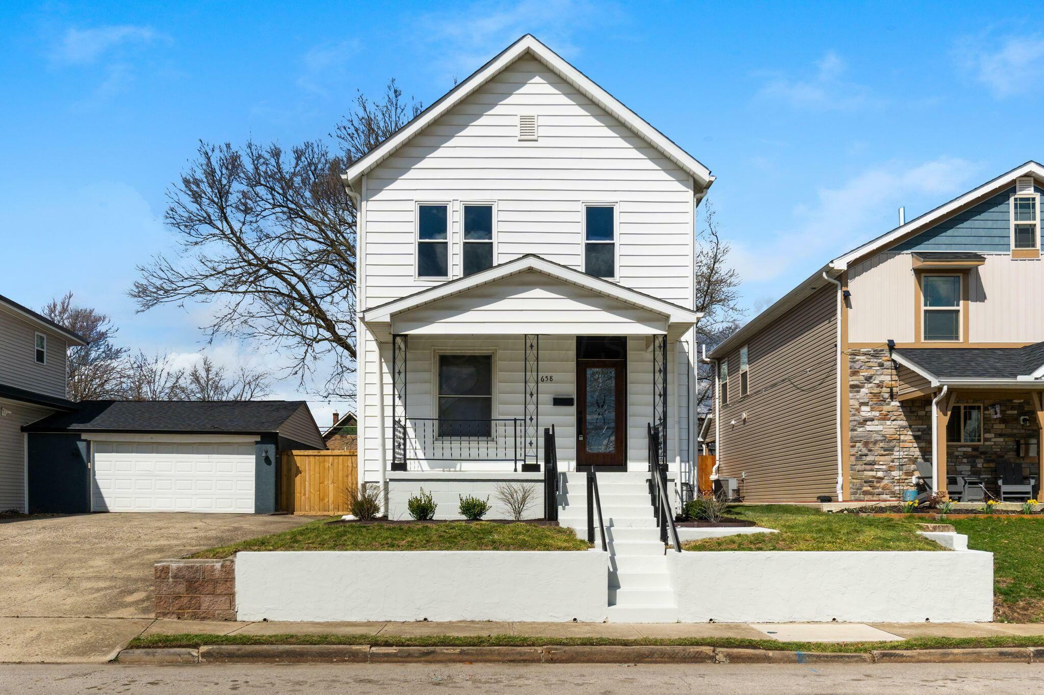 Property Photo: 658 Stewart Avenue OH 43206