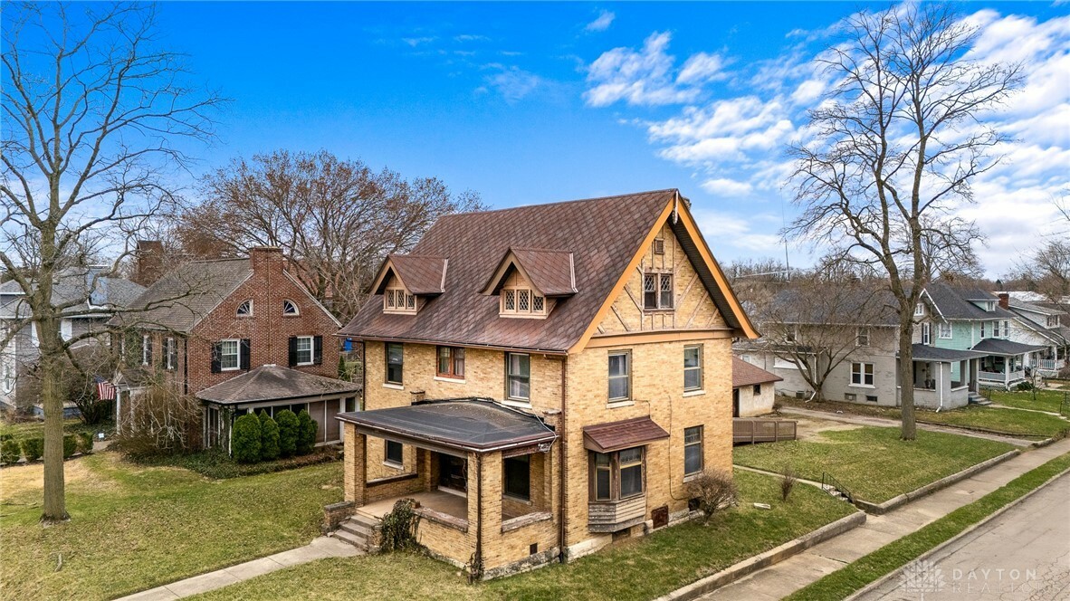 Property Photo: 2301 E High Street OH 45505