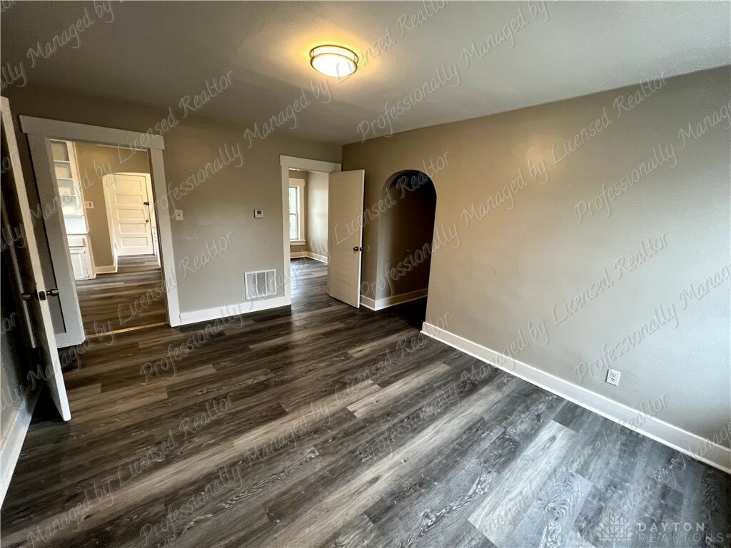 Property Photo: 208 Klee Avenue OH 45403