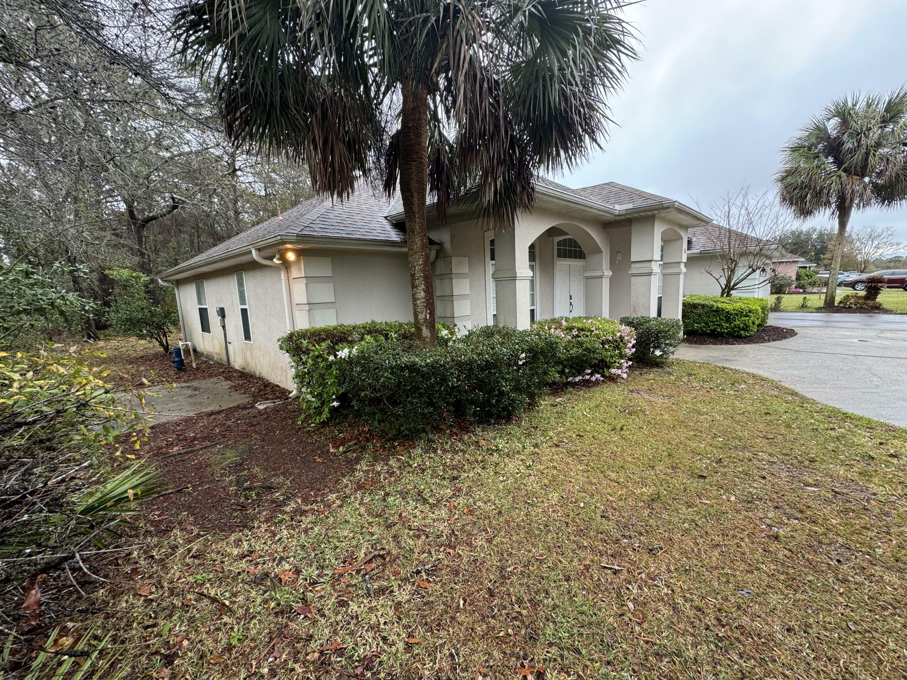 Property Photo: 66 Hillcrest Drive FL 32579