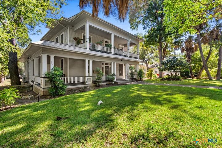 Property Photo: 527 W San Antonio Street TX 78666