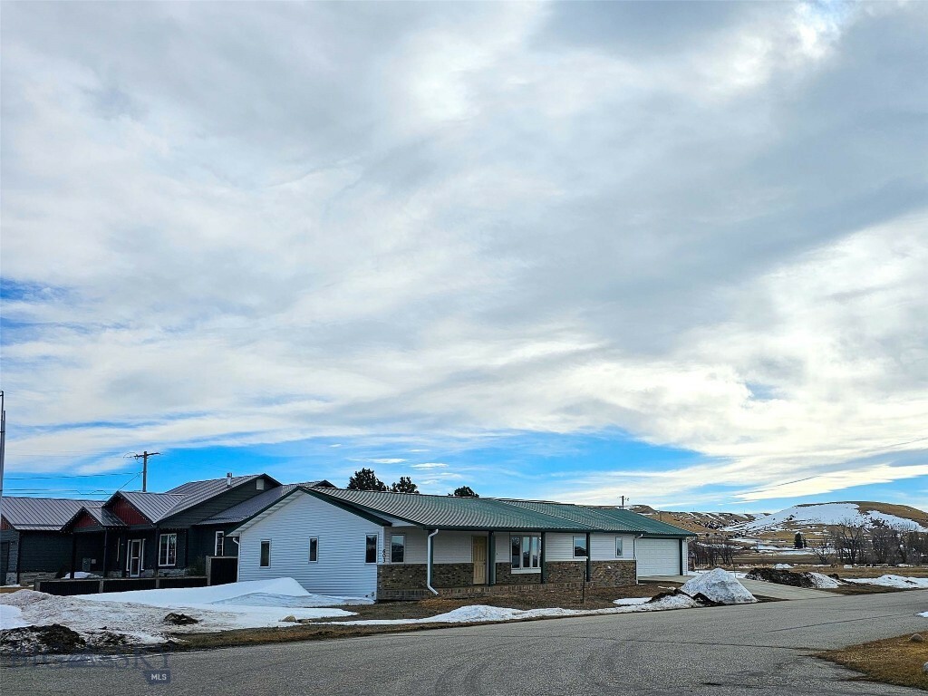 Property Photo: 603 W 3rd Avenue MT 59011