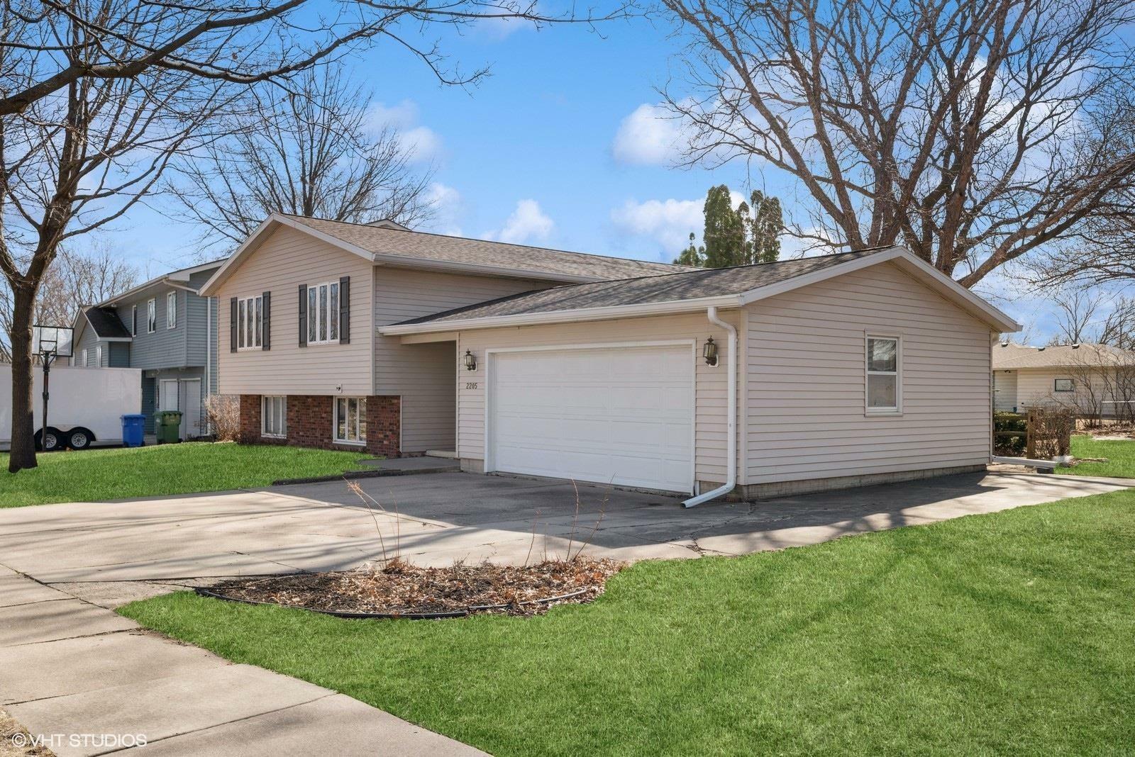 Property Photo:  2205 NW 1st Avenue  IA 50677 