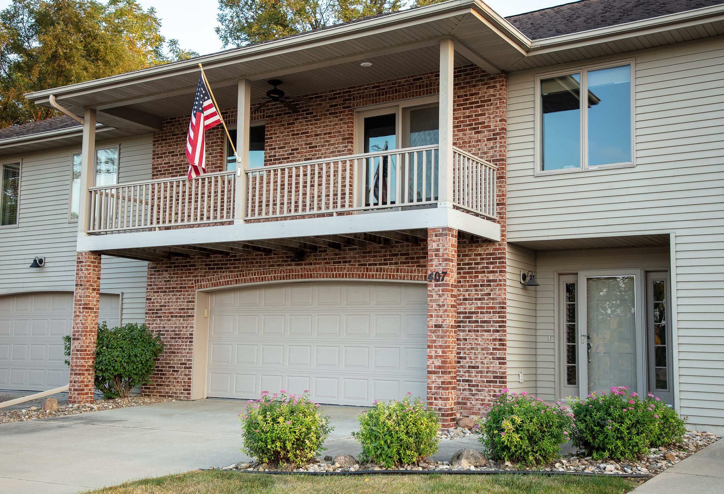 407 8th Ave SW  Waverly IA 50677 photo