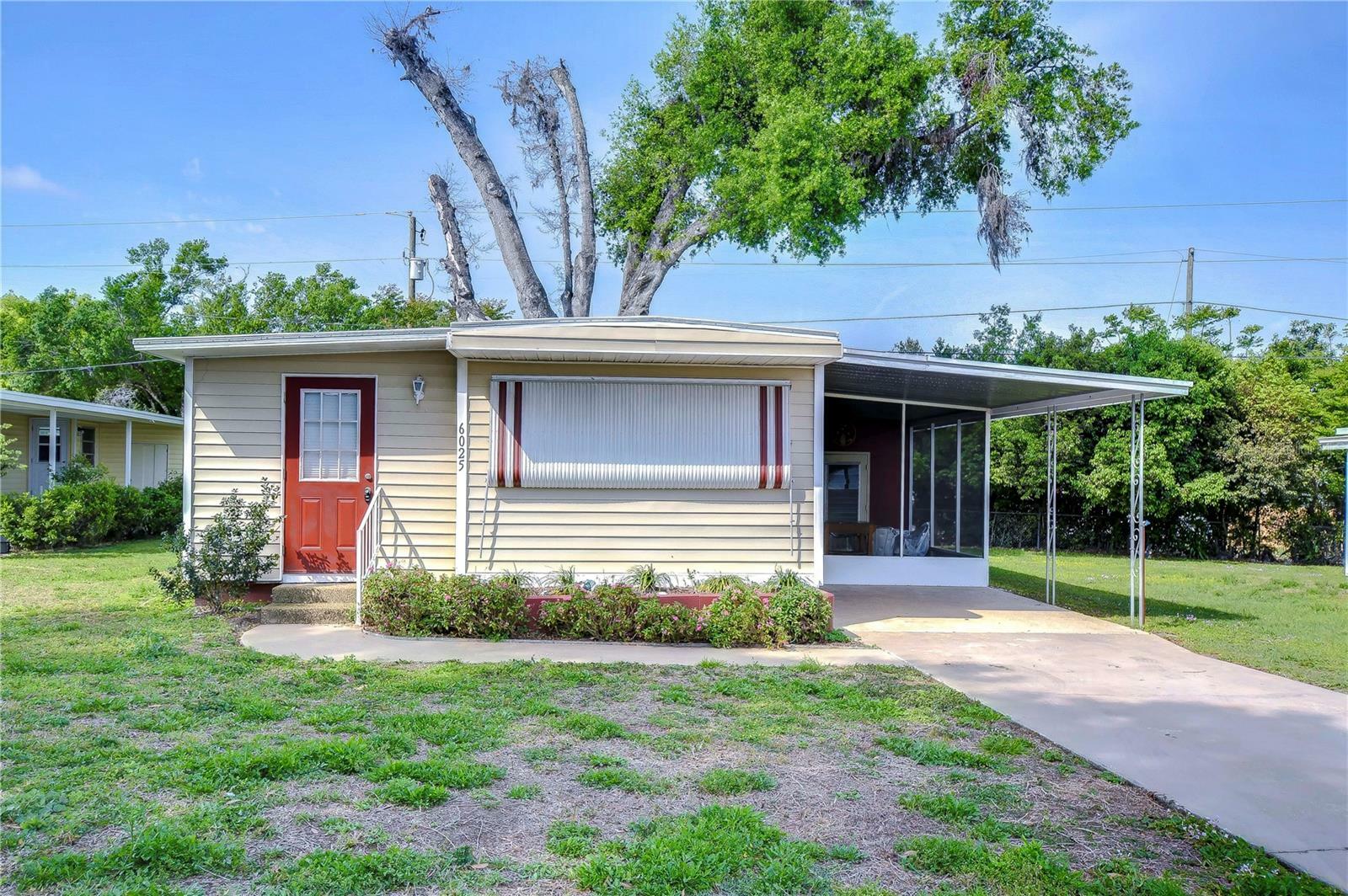 Property Photo: 6025 Ridgewood Drive FL 33542