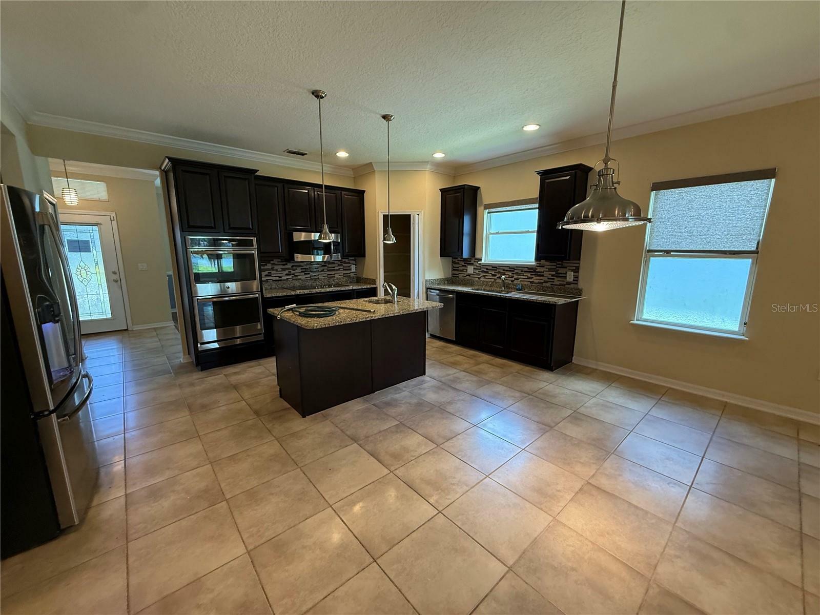 Property Photo:  2815 Moonstone Bend  FL 34758 