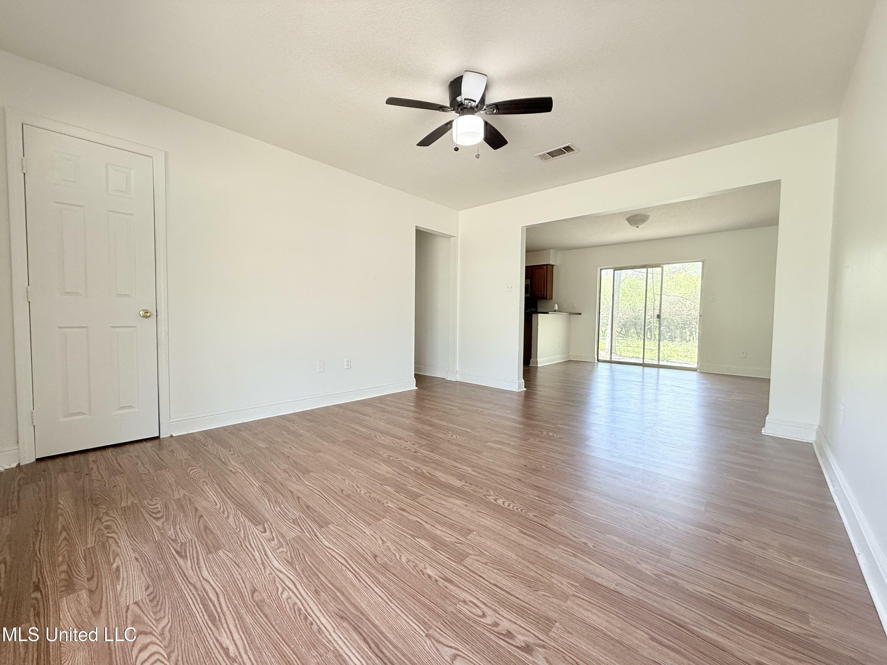 Property Photo: 3003 Pineland Drive MS 39501