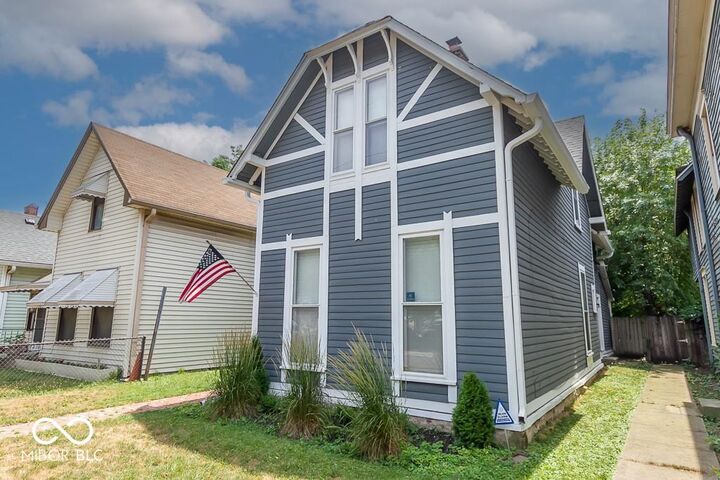 Property Photo: 325 E 10th Street IN 46202
