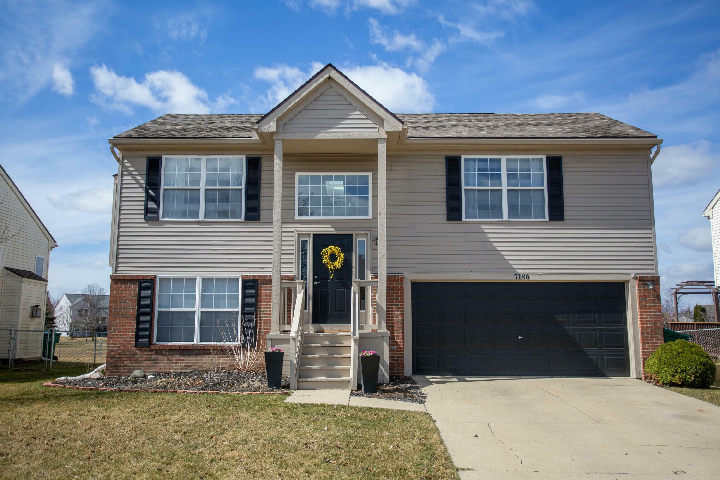 Property Photo: 7186 Royal Troon Drive MI 48197