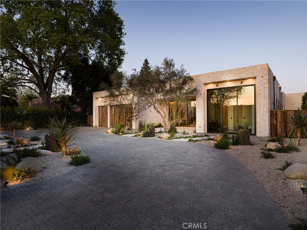 Property Photo: 5824 Manton Avenue CA 91367