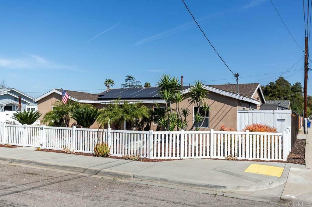 Property Photo: 140 Chamberlain Ave CA 92020