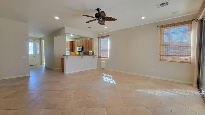 Property Photo: 40941 Calle Santa Cruz CA 92203