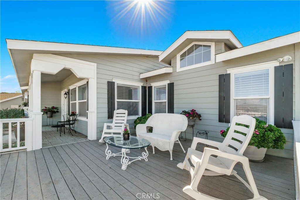 Property Photo: 39660 Spanish Oaks Drive CA 92592