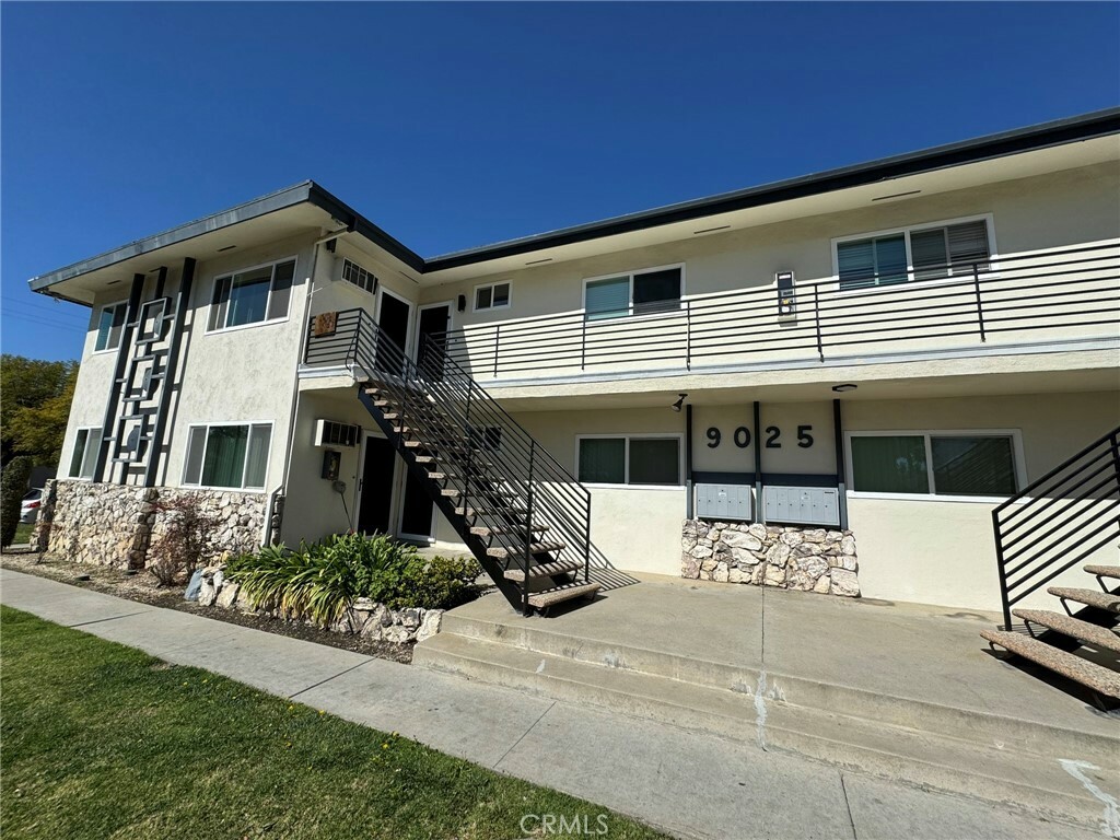 Property Photo:  9025 Mills Avenue  CA 90603 