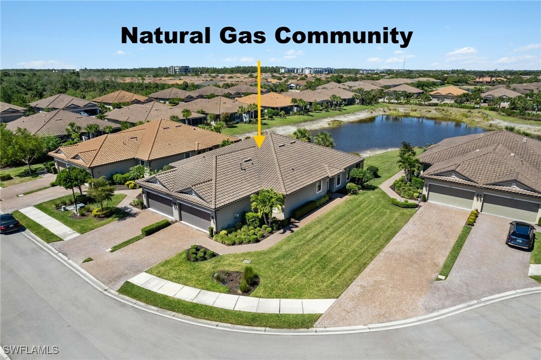 Property Photo: 8021 Calle Canovas Court FL 34114