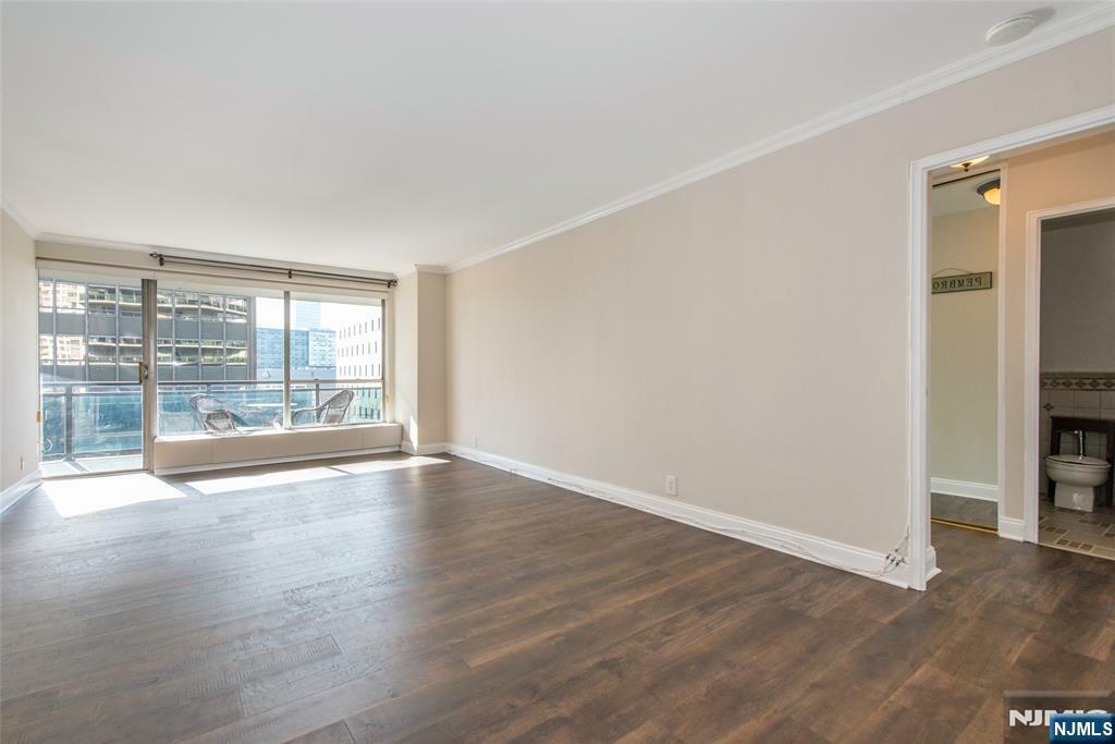 Property Photo: 2077 Center Avenue 5K NJ 07024