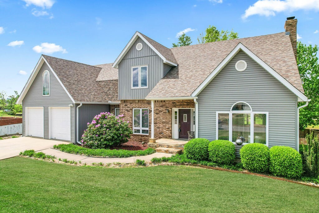 Property Photo: 2704 W Dauphine Drive AR 72758