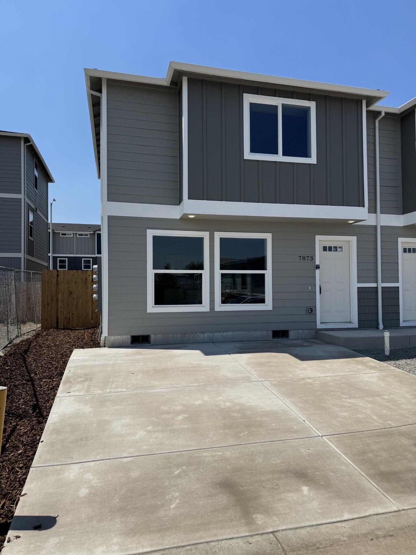 Property Photo: 7873 Houston Loop OR 97503