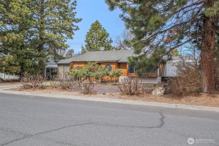 Property Photo: 219 K Street SW WA 98848