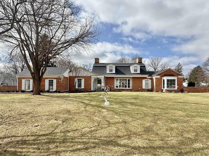 2015 Southwest Sherwood Drive  Beloit WI 53511 photo
