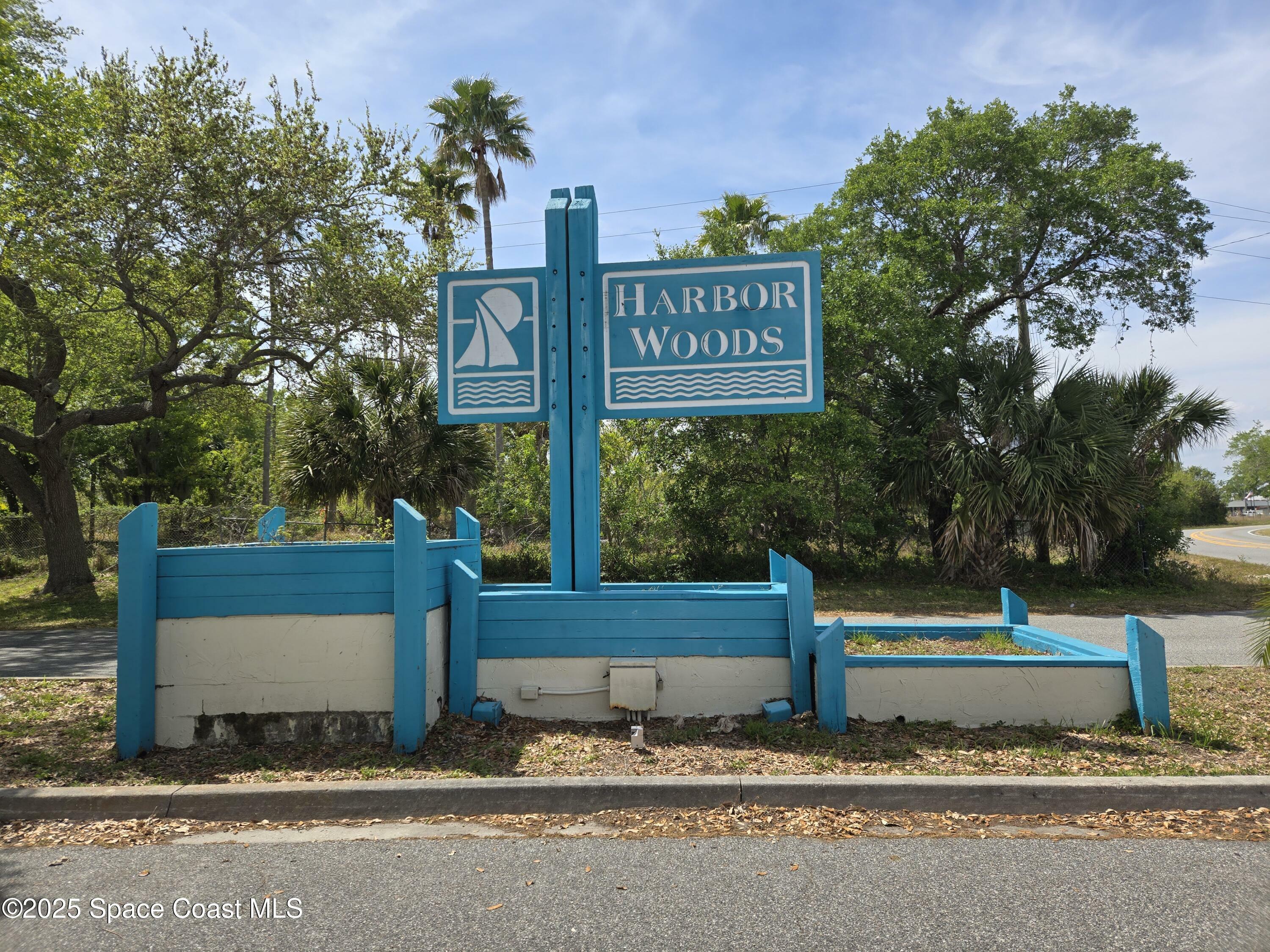 Property Photo: 505 Landings Way FL 32952