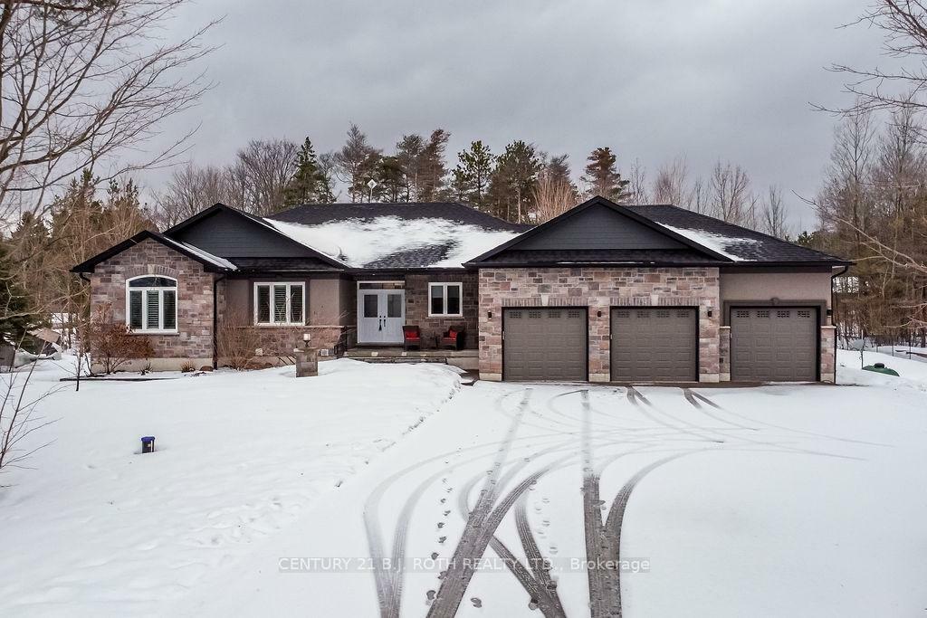 27 Houben Crescent  Oro-Medonte ON L0L 1T0 photo