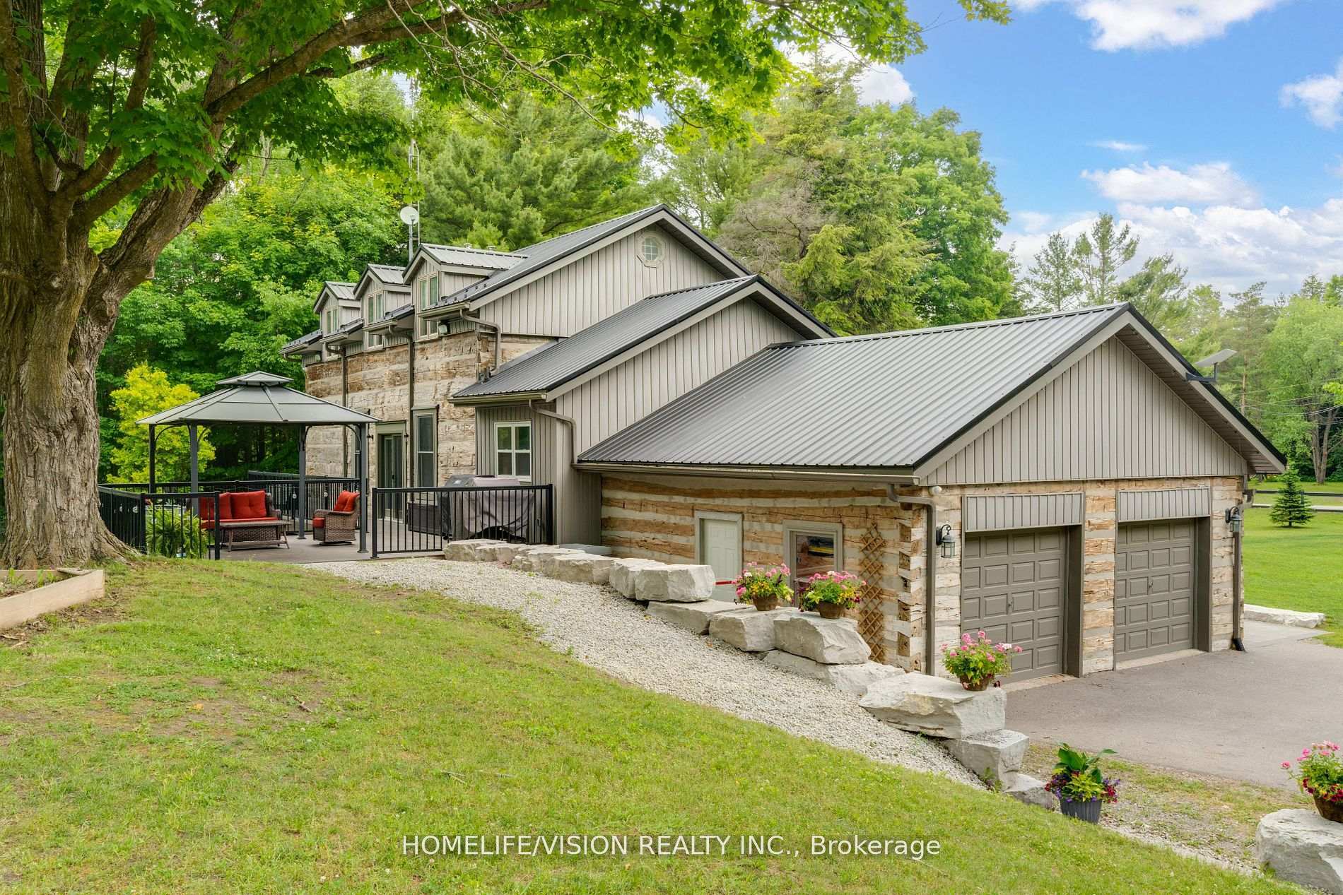 Property Photo: 24 The Pines Lane S ON L0C 1H0